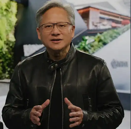 黄仁勋宣布：英伟达与宇树达成合作，2026年底推出人形机器人